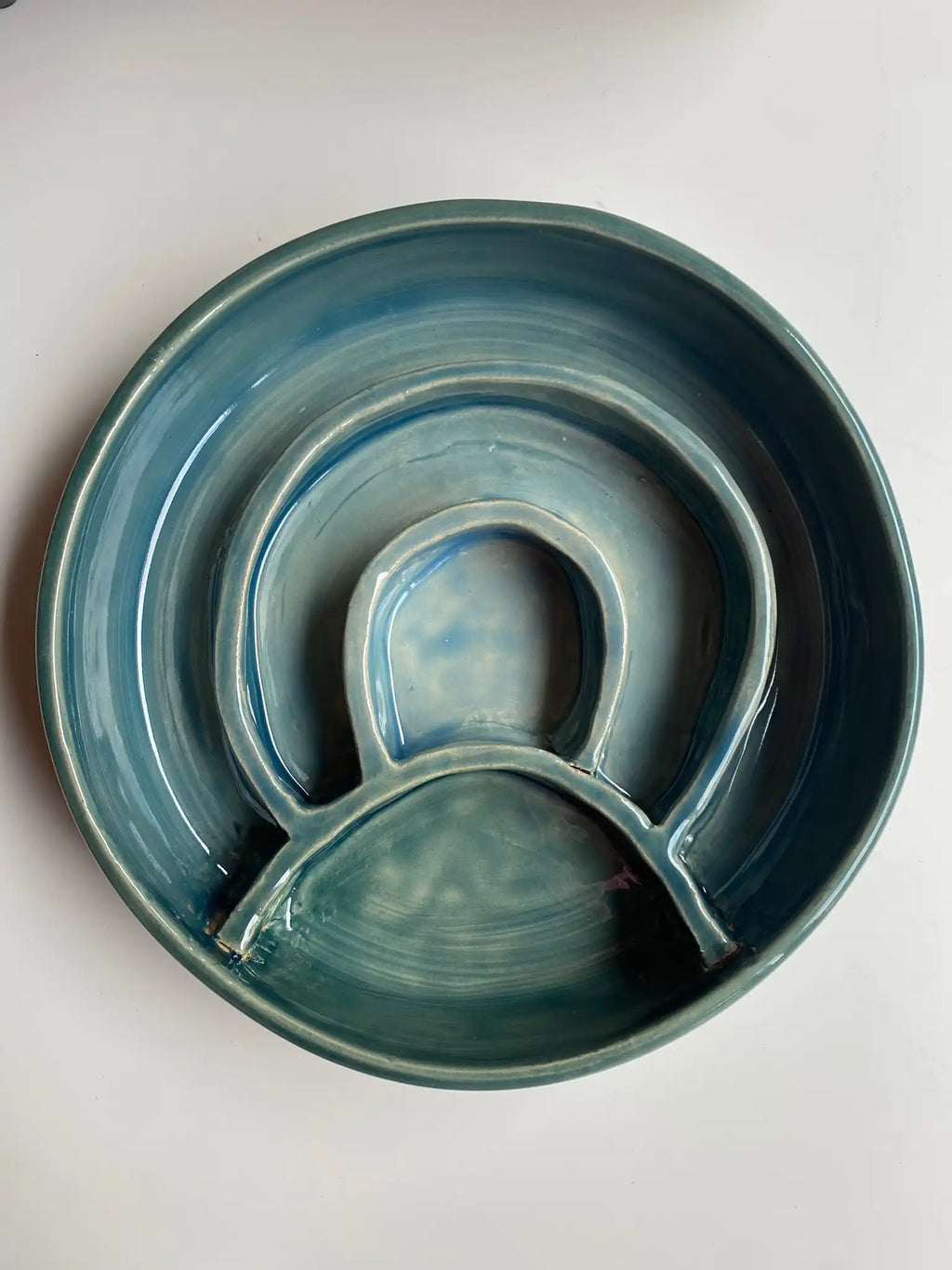 BLAF x Iris Floor Ceramics - slow feeder regenboog