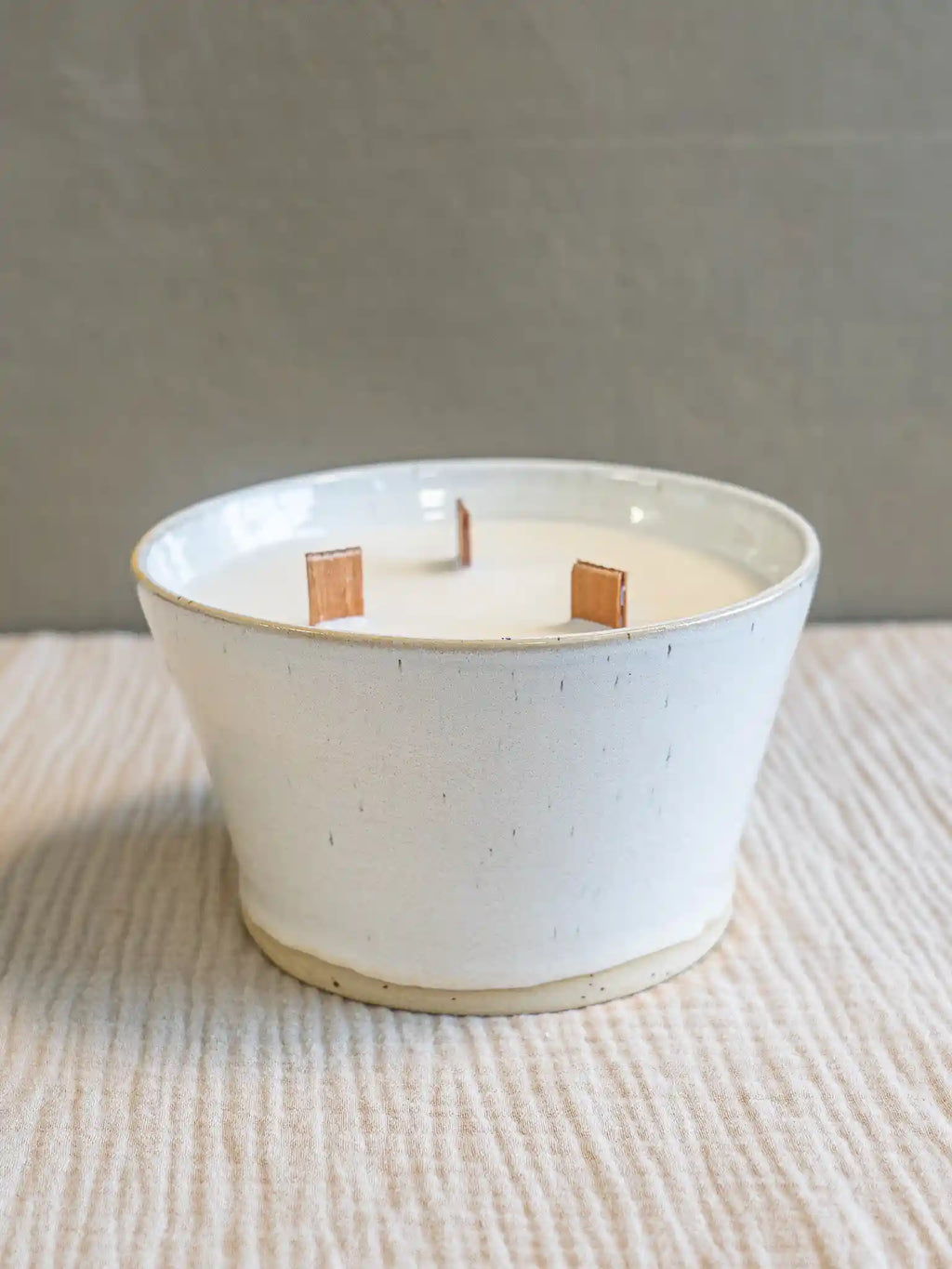 Grote kaars Peachy Cream stippen